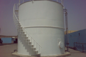 Ice_Crystal_Mineral_Water,_Abu_Dhabi_-_30,000_imp_gallon_water_tank